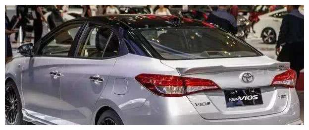 丰田又一新车来了！起步价7万，百里油耗5.6L，比途观美