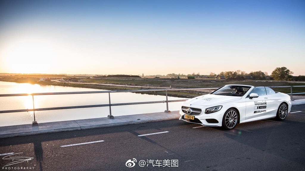 奔驰S500 Coupe，一打轮儿就是花海