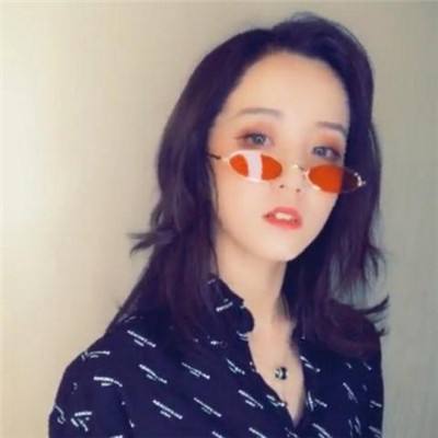 莉哥直播秀英文,一开口暴露学历,网友:别丢人现