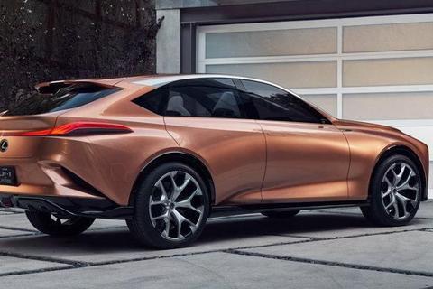 目标直指保时捷卡宴！雷克萨斯2019年最强豪华跨界规格提前大曝光