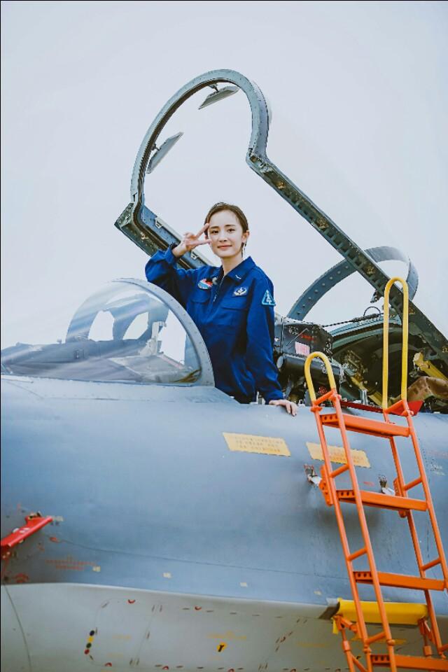 王威开微博,杨幂,黄子韬等互关,网友,小威威是要