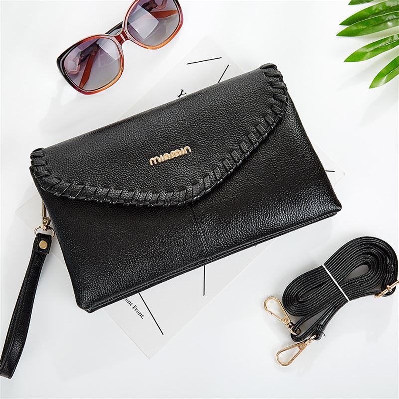 女人过40岁,拿个包包去老气,如今流行这7款,显