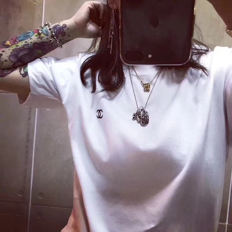 为什么Chanel香奈儿基础刺绣小cT恤简单又不