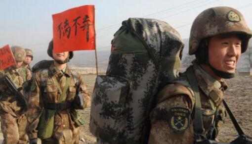 电视剧总看到战士背个背包,里面到底装的是什