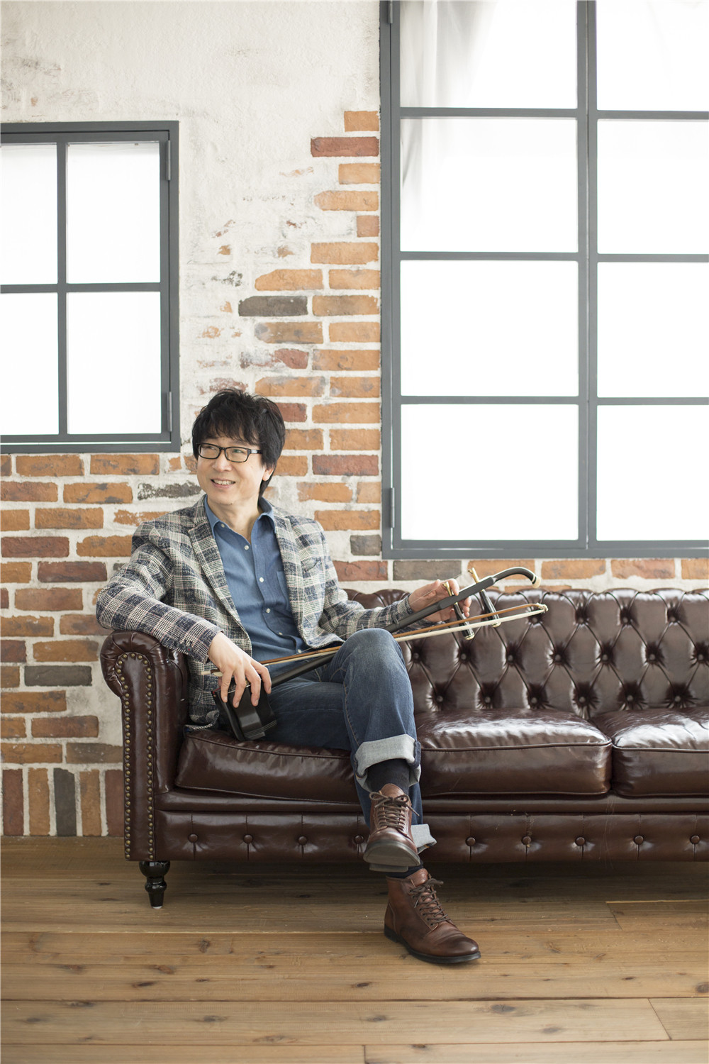 二胡大师贾鹏芳发布全新国风主题专辑《茉莉芬