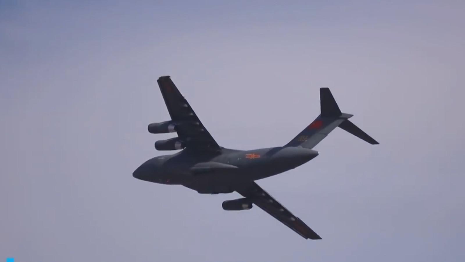 综合性,战略性直逼美c17,运20中国空军不可或缺的大型运输机!
