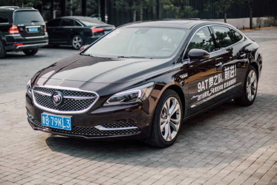 别克君越Avenir+9AT挑战S弯，挡位数真的越多越好吗？