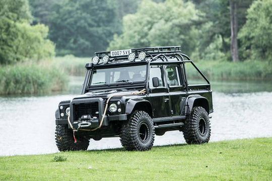 007幽灵党路虎卫士道具车本月开卖，粉丝不容错过，预计190万元起