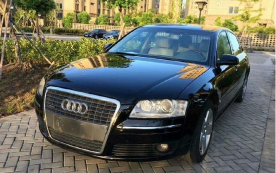 花9万买一辆奥迪A8驾驶显面子，才开不到一年卖给别人10万