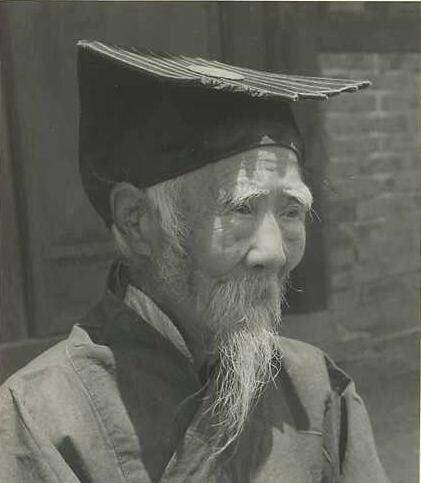 最后一个老道士:小时候师父带着师兄下山抗日,一去再也没有回来