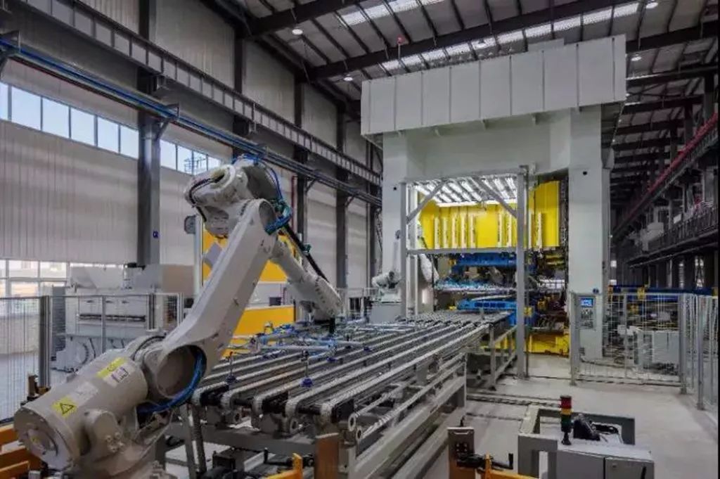 哪吒N01来闹海 预售6万元起会掀起滔天巨浪