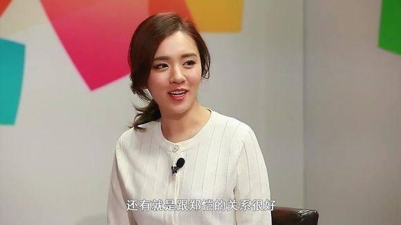 王晓晨微博示爱,胡歌却说和她不熟,网友:看看郑