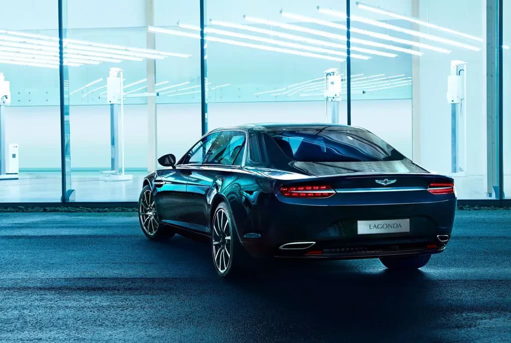 劳斯莱斯只能沦为陪衬!世界上最贵的量产四门