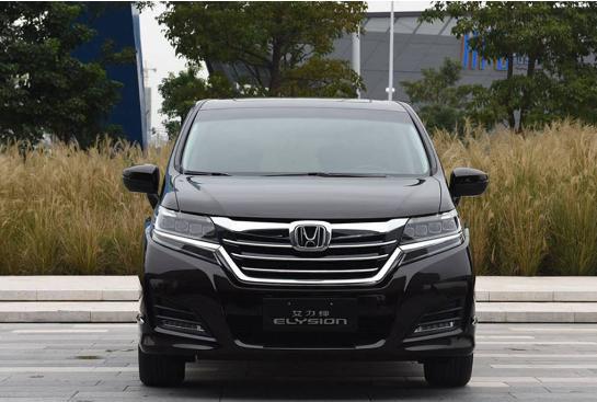 艾力绅的空间是没的说，可以称霸30万的MPV市场了