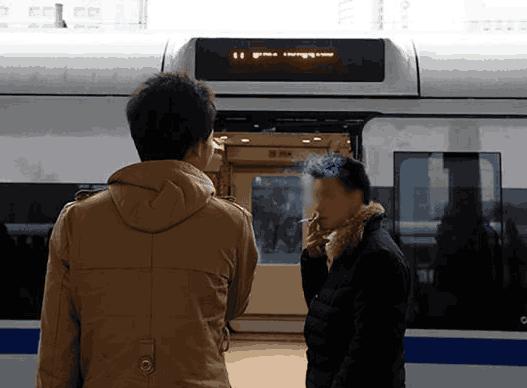 高铁上被强行占座,怎么办?