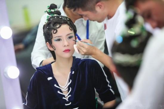 杨幂诈捐门是怎么回事 到底是中间人跑路还是