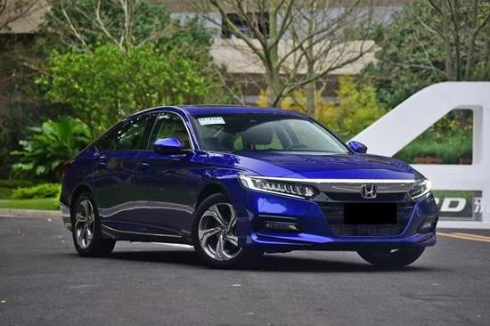 全新雅阁曝光，外观更加年轻化。