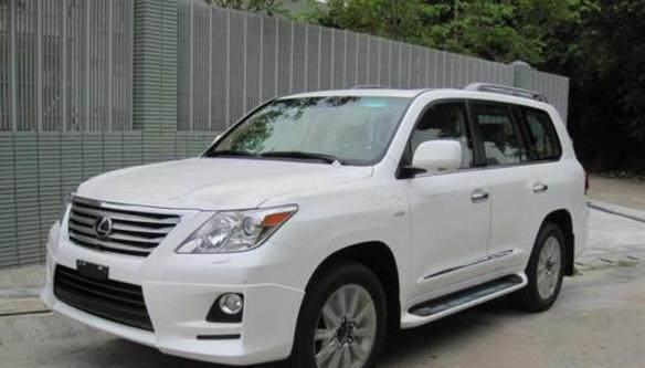 LX570和路虎揽胜哪个更厉害, 性价比更高。一看便知