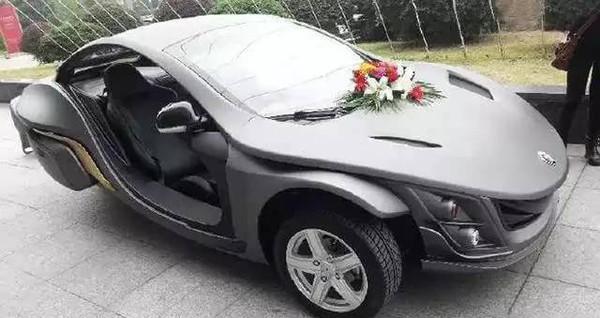 远看是超级跑车近看国产三轮车, 没有车门买11万