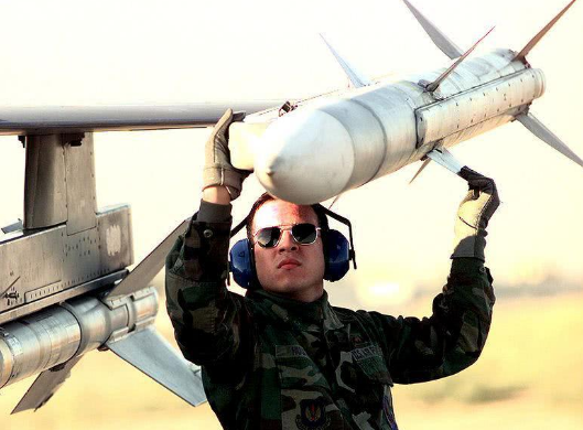AIM54空对空导弹为什么被AIM120替换了?