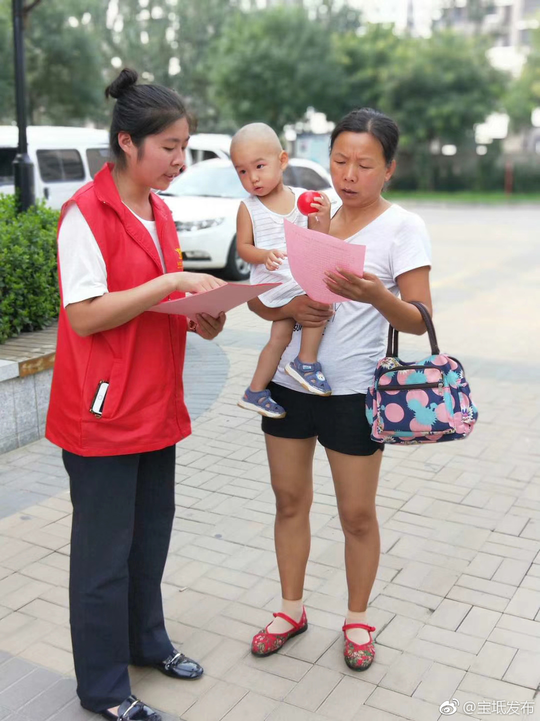 宝坻宝平医院创城创卫,我奉献我参与宣传活动