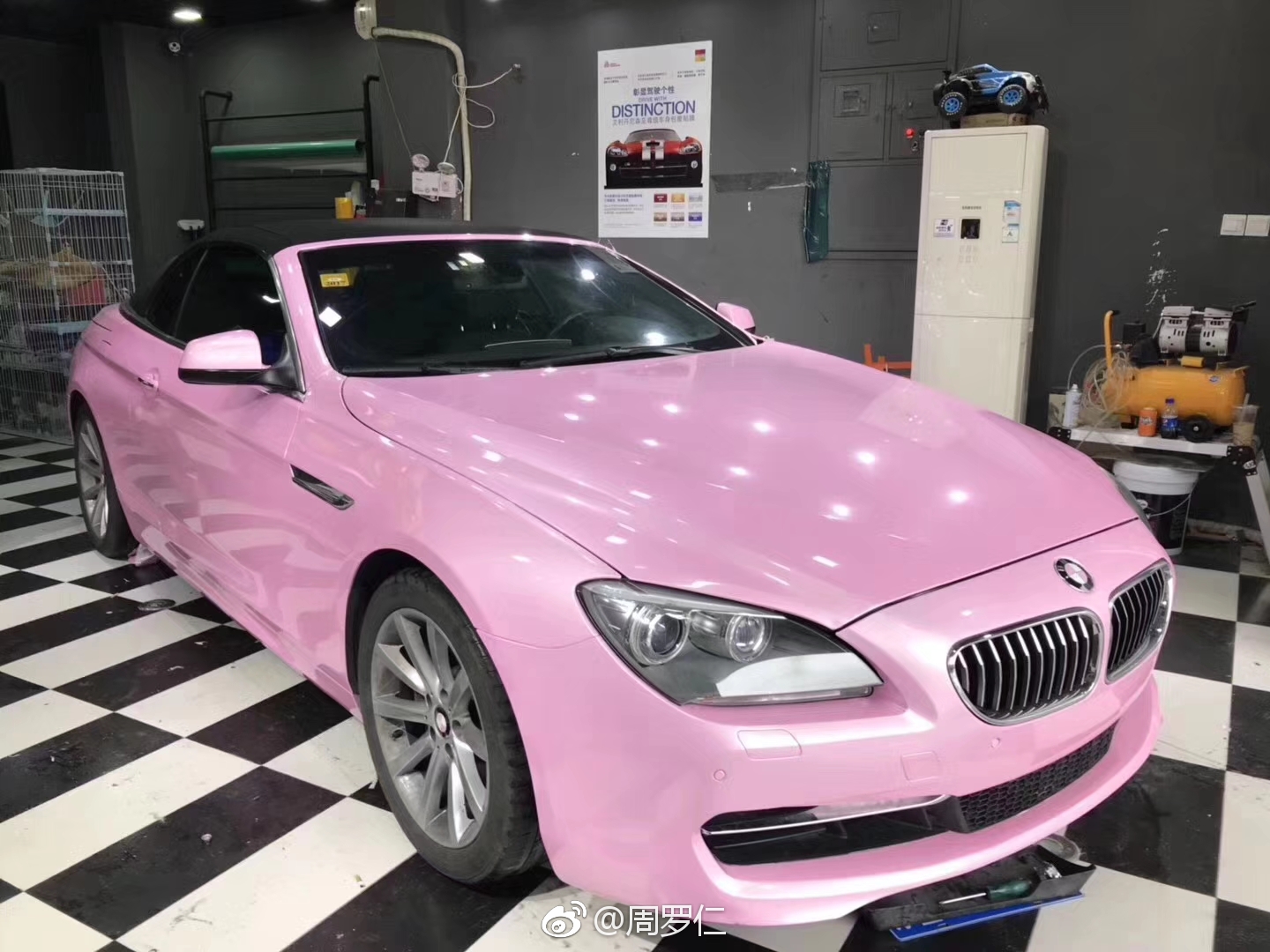 宝马640i樱语粉汽车改色
