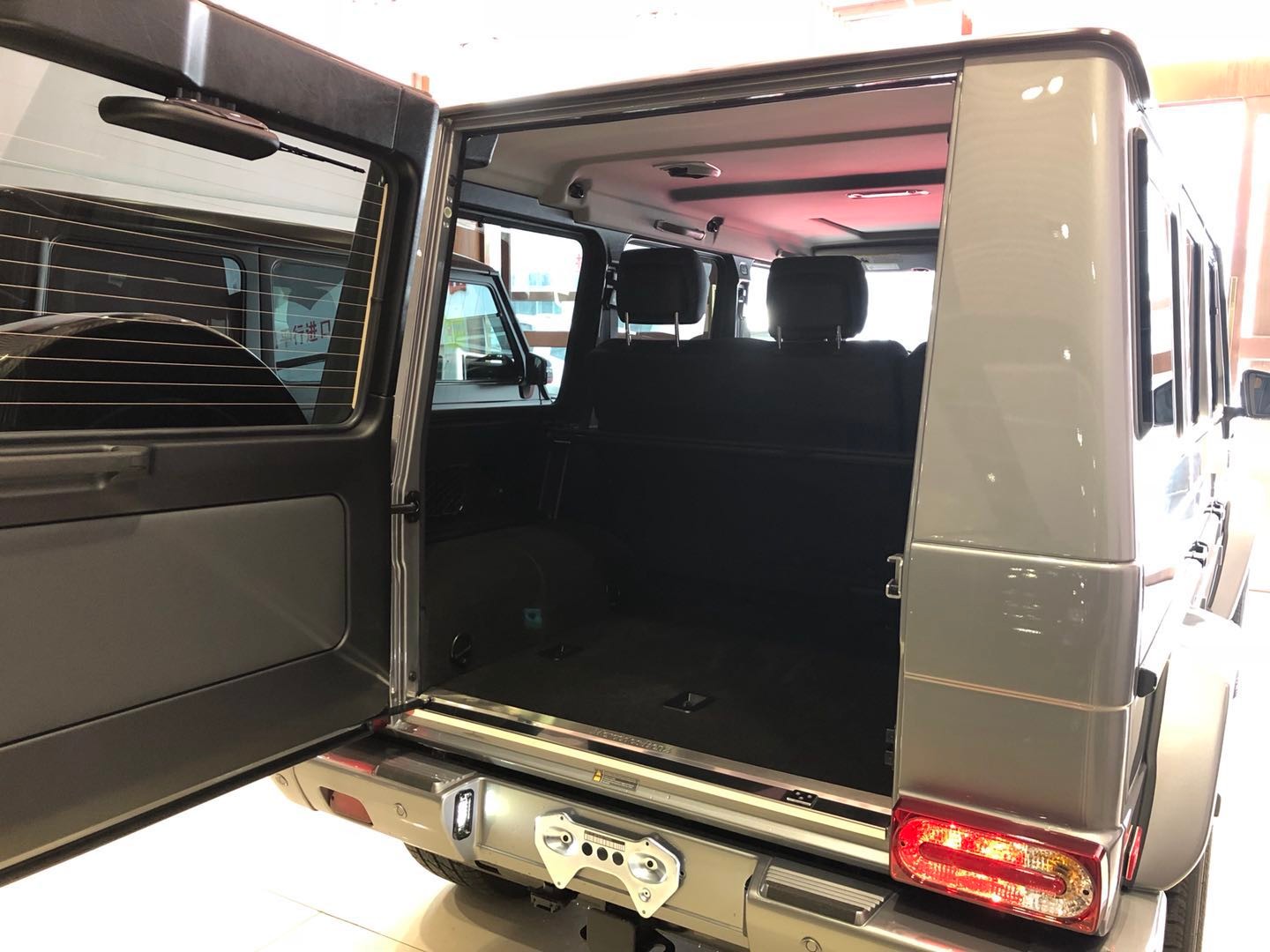 奔驰G550亚光绿,限量版军绿色！奔驰G550价格