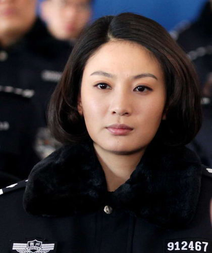 陆军一号》中,侯梦莎饰演了陆航空中突击旅预警侦察大队女飞行员华敏