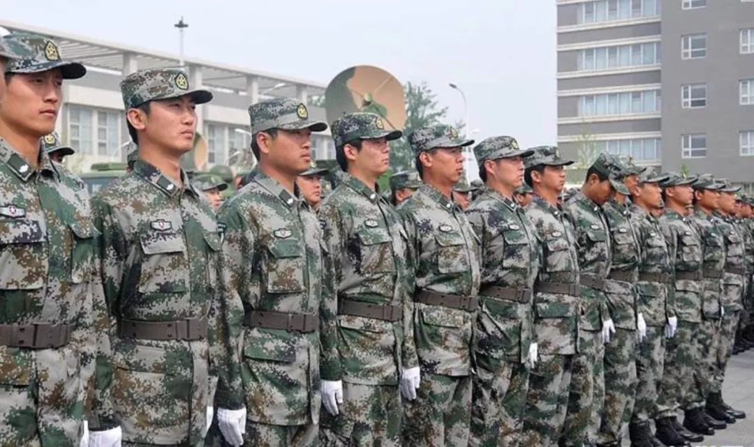 中国陆军试穿新式迷彩,网图细节显示单兵系统