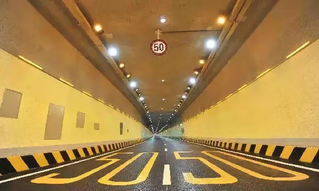 这个省拆除限速标志,关闭高速抓拍,网友拍手称赞!