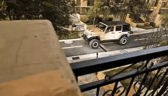 开始还以为这是一款二战战车, 认真一看竟不自觉的喜欢上它了