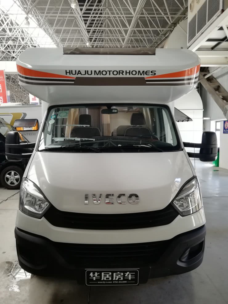华居房车新款依维柯欧胜C型手动挡房车