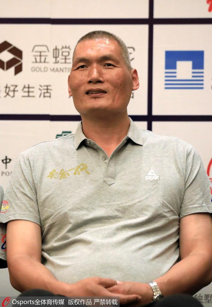 中国男篮黄金一代再聚首!你还认得出他们吗