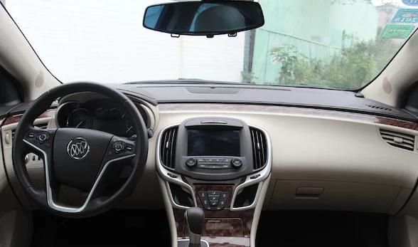 落地价23万，现只要15万，1年降8万，车主后悔买新车