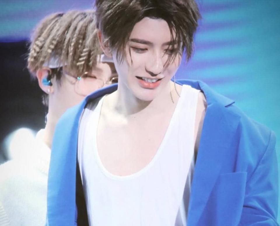 《偶像练习生》未播片段,蔡徐坤花式打球尬舞,回看9遍都不够!