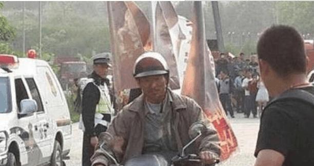 刘德华的座驾一直很普通, 仅为一台丰田埃尔法