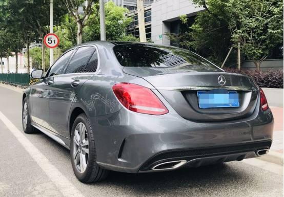 最上档次的B级车，降3.2万仅28.08万，2.0T配9AT，奥迪A4L慌了