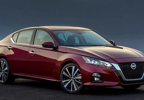 充满朝气的“移动大沙发”强势来袭，雅阁凯美瑞坐不住了