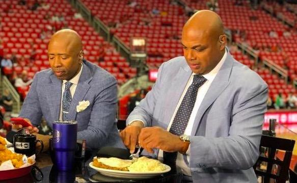 火箭勇士西决G3门票卖出天价,众多勇士球迷直