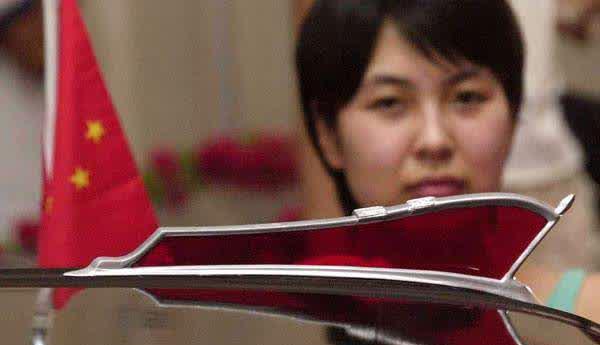 搞事情! 前长安老总从大众借了20员大将, 悬赏500万振兴红旗!