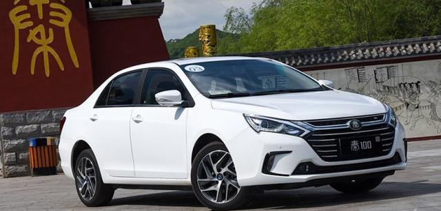 一公里7分钱, 看不到BYD车标的比亚迪小轿车, 换标更帅气