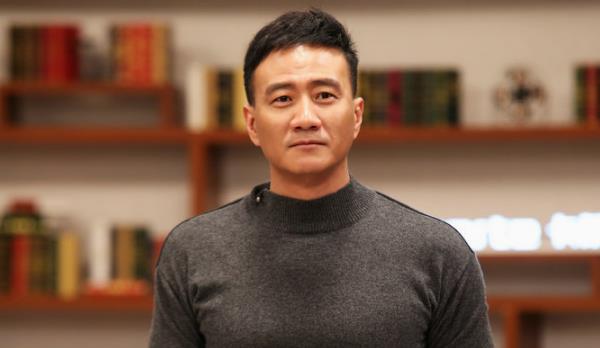 胡军：自己能有今天，要感谢老婆卢芳！如今一家四口很幸福