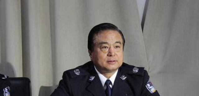 ��Ԫ&ldquo;��̰��&rdquo;��&ldquo;����&rdquo;4����������9����Ů��4������������