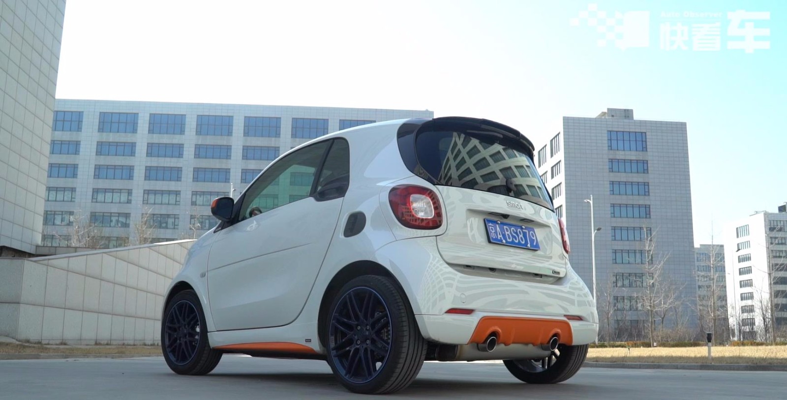 疯狂小怪兽,张琦试驾“小超跑”smart巴博斯版