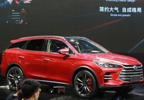 比亚迪秦Pro国产车的骄傲，颜值奥迪都低头，18万不考虑合资