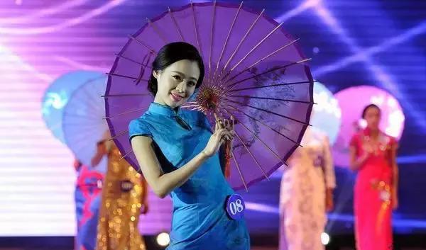 教你旗袍走秀如何凹造型,姿势摆出气质范儿!