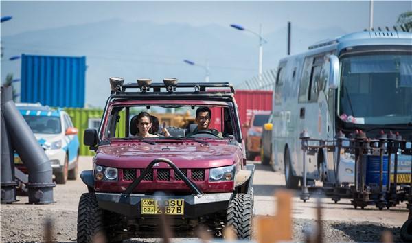 《战狼2》锻炼出的中国品牌 新车族实拍北京汽车BJ40L