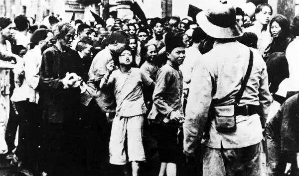 1948年在上海，蒋经国是这样铁腕打虎的