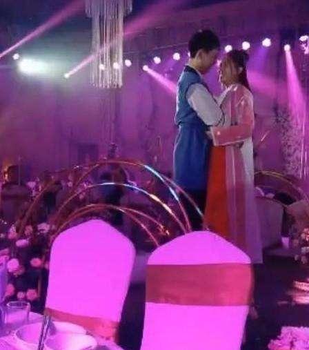 大话西游式婚礼走红抖音,新郎拿着金箍棒迎娶