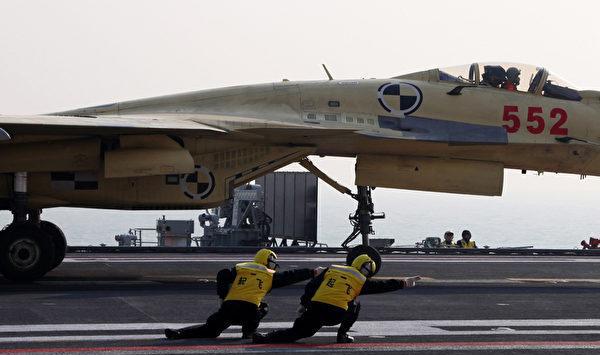 辽宁舰起飞助理采用最新阵型,夜间版航母stye